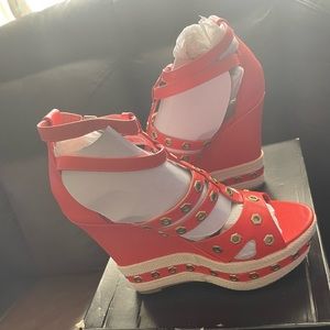 Sexy, sexy, sexy, dress them up or dress them down. Never been worn before.